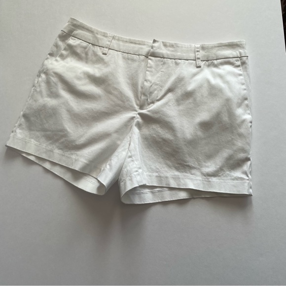 Venus White 4 Pocket Short Shorts Sz 4 - Picture 1 of 8